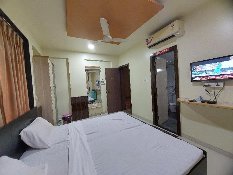 Super Hotel O Happy Homely Stay Near Pune Airport Khadki Exterior photo